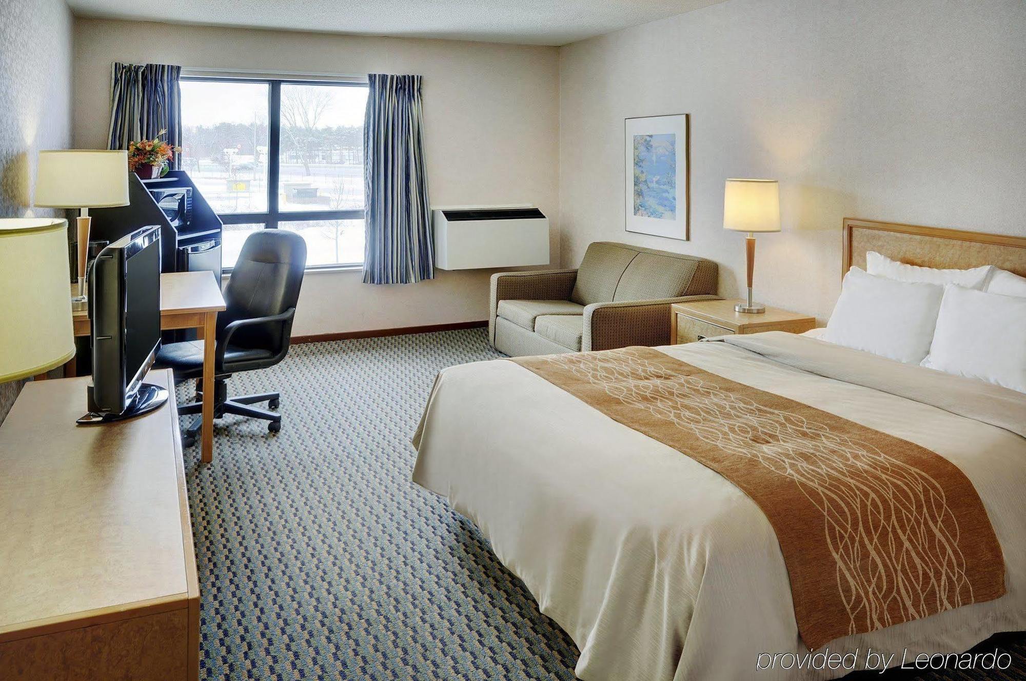 Comfort Inn Брантфорд Экстерьер фото