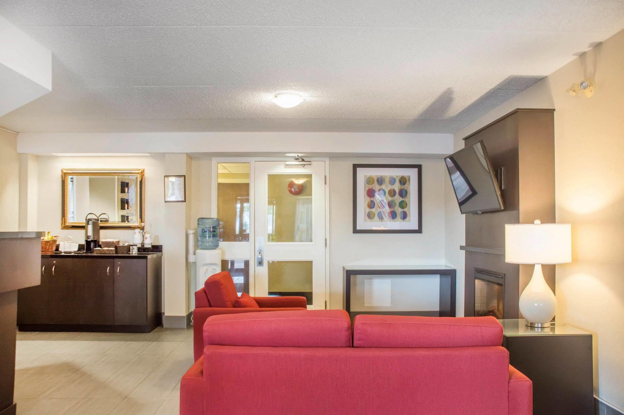 Comfort Inn Брантфорд Экстерьер фото
